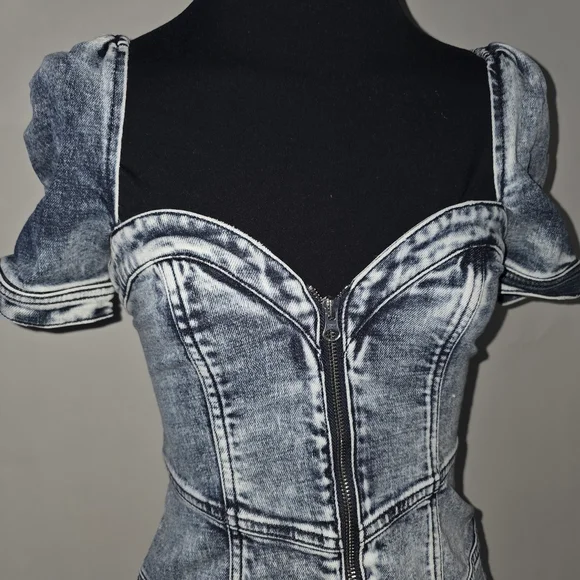 Retrofête Janie Washed Denim Mini Dress Women’s Small - Picture 3 of 10